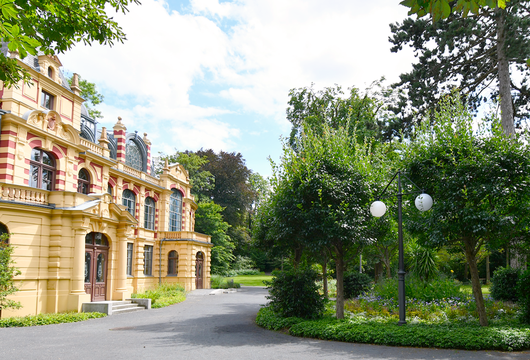 Innenhof und Park