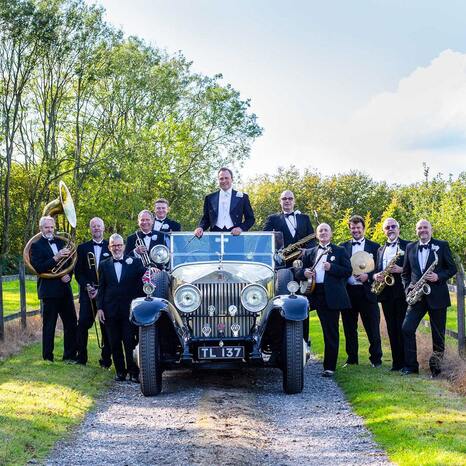 pasadena-roof-orchestra_main_e8da20e8-b6a0-413d-89e8-84ce28b93377