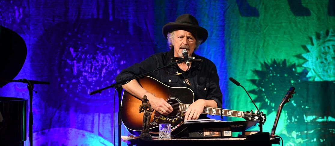 Augsburger Allgemeine Feuilleton über - "Bob Dylan auf Kölsch: Wolfgang Niedecken im Parktheater"